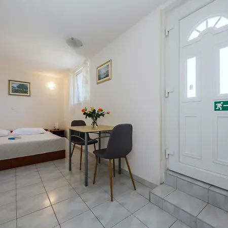 Gasthof Goreta In - Mittel-dalmatien Ražanj