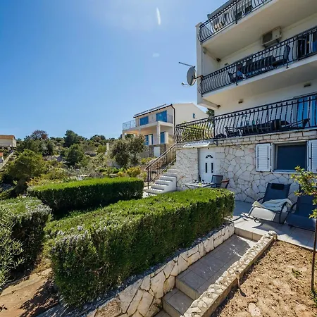 Goreta In - Mittel-dalmatien 3*