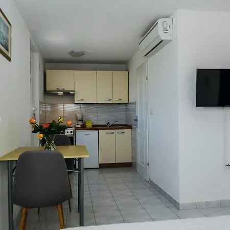 Goreta In - Mittel-dalmatien בית הארחה 3*