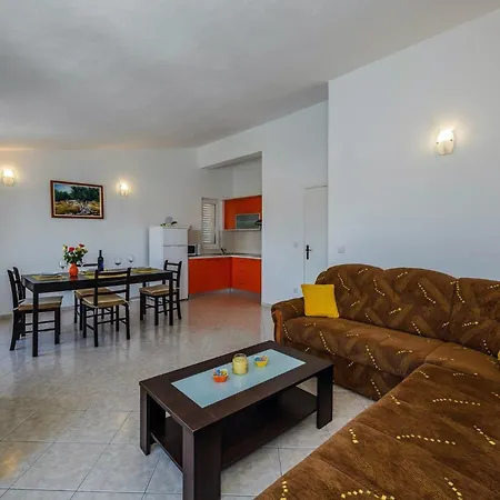 Goreta In - Mittel-dalmatien 3*